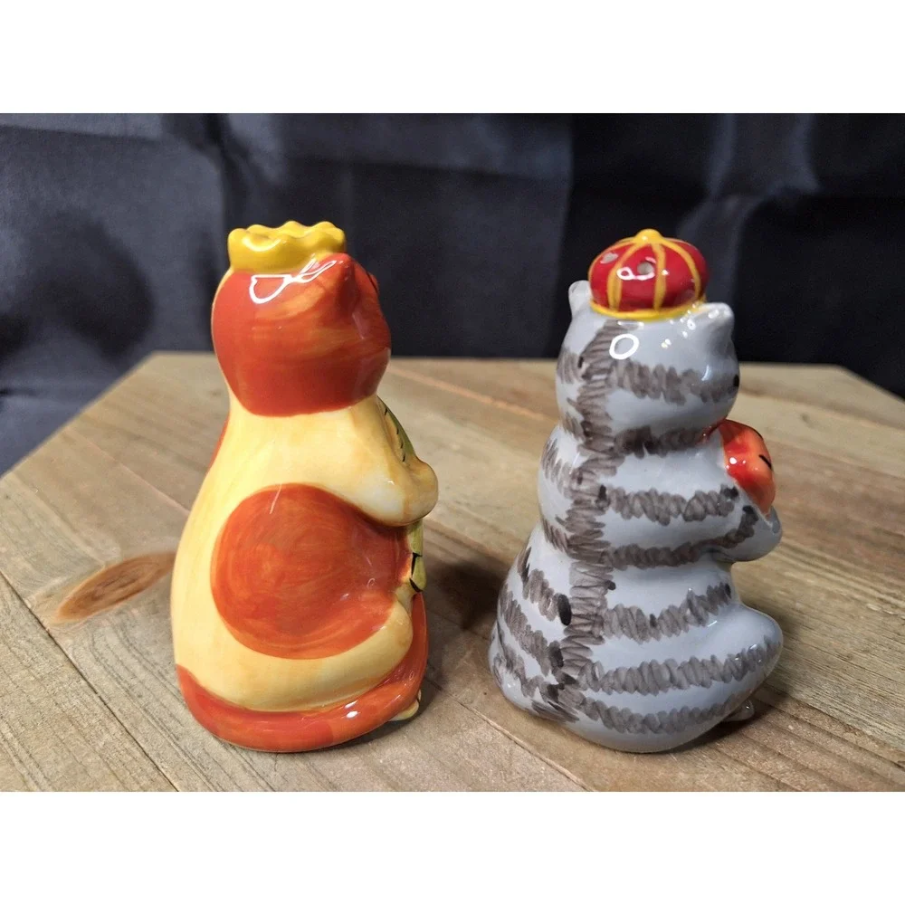 Vintage Ursula Dodge Ceramic Cat Salt and Pepper Shakers Set with Fish